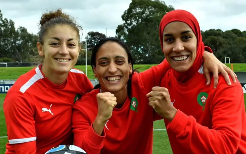 Le hijab sur la pelouse : la Marocaine Nouhaila Benzina fait réagir la planète football