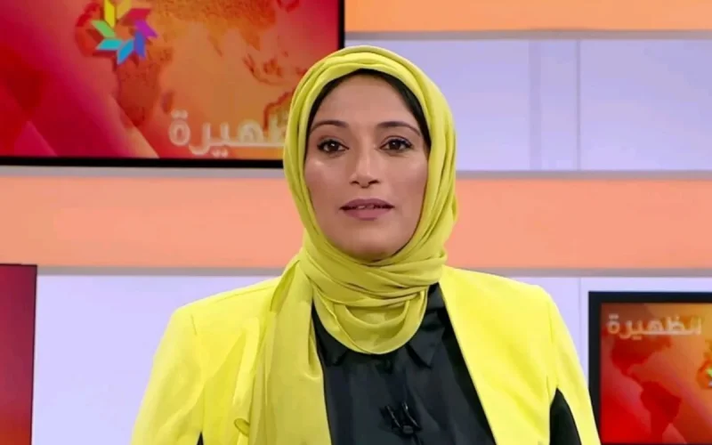 Voile sur les chaines marocaines : une journaliste relance le débat