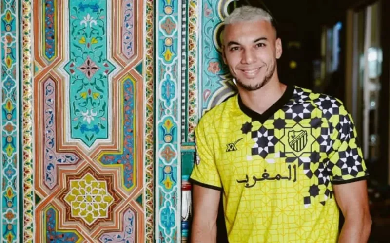 Le Maghreb de Fès dévoile son nouveau maillot en réponse à l'Algérie