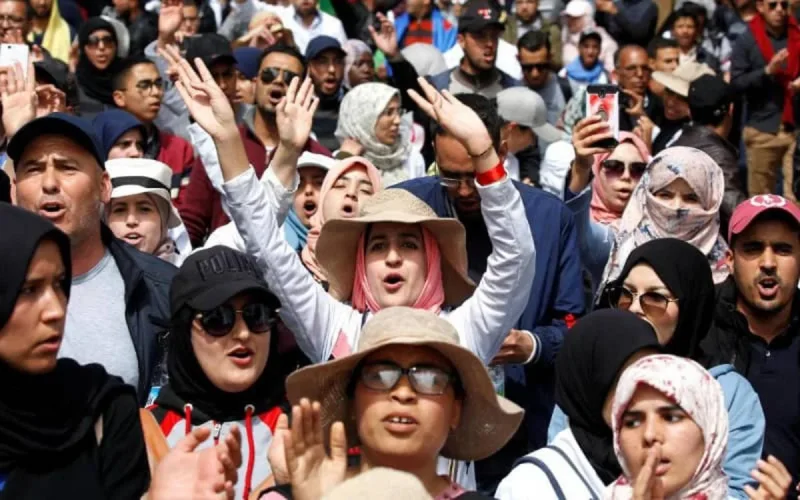 Maroc : une manifestante poursuivie après avoir accusé des policiers d'attouchements sexuels