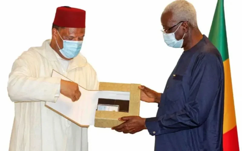 Le Maroc transmet des manuscrits historiques au Mali