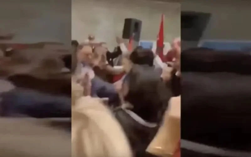 Belgique : Marc Van Ranst danse à la Fête de la Marche verte et crée la polémique