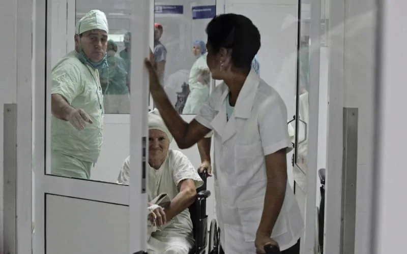 Le Maroc va-t-il recruter des médecins cubains ?