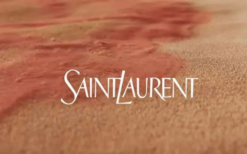 Maroc : la collection hommes 2023 d'Yves Saint-Laurent dans le désert d'Agafay