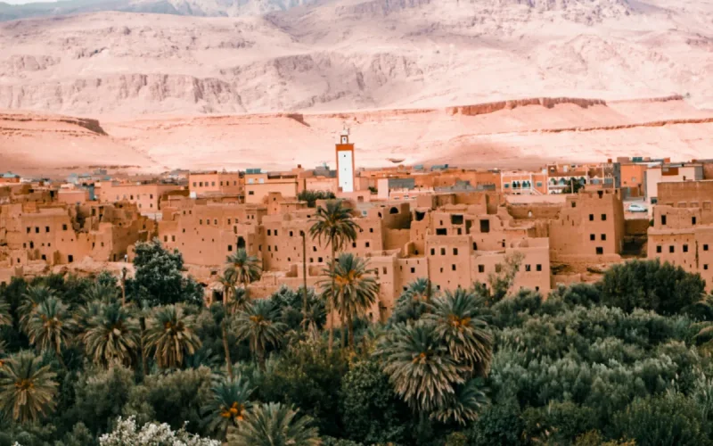 Crise aérienne : alors que Qatar Airways s'effondre, le Maroc tire son épingle du jeu