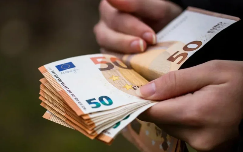 Transferts MRE en hausse, mais le déficit commercial du Maroc explose : les chiffres de l'Office des Changes