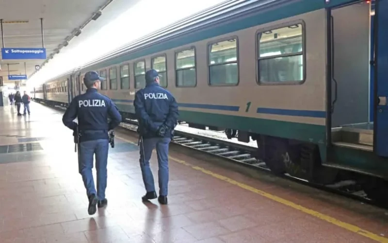 Italie : un Marocain arrêté pour avoir agressé une contrôleuse