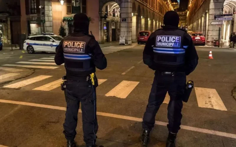 Drame à Chambéry : un Marocain de 18 ans poignardé en pleine rue