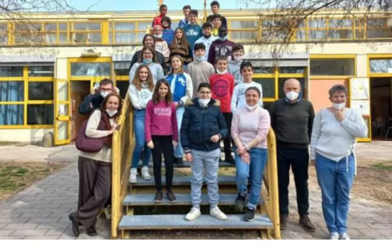 Espagne : une classe apprend le langage des signes pour communiquer avec un Marocain sourd-muet