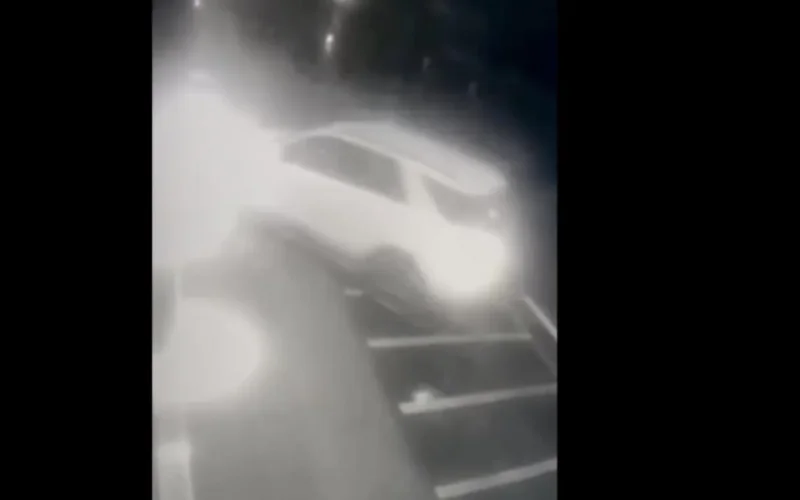 Une femme d'affaires italienne écrase à mort un Marocain