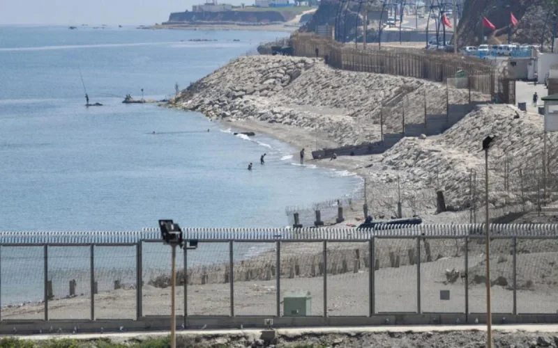 Une Marocaine et son fils tentent de rejoindre Sebta à la nage