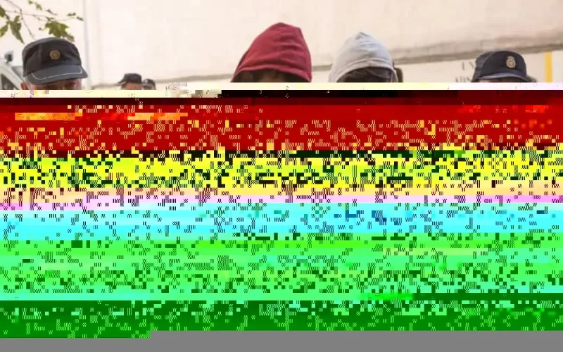 Evasion à l'aéroport : le passager faux « malade » est connu de la justice espagnole