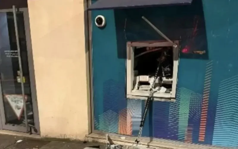 Des Marocains faisaient exploser des distributeurs, ils sont maintenant jugés pour tentative de meurtre