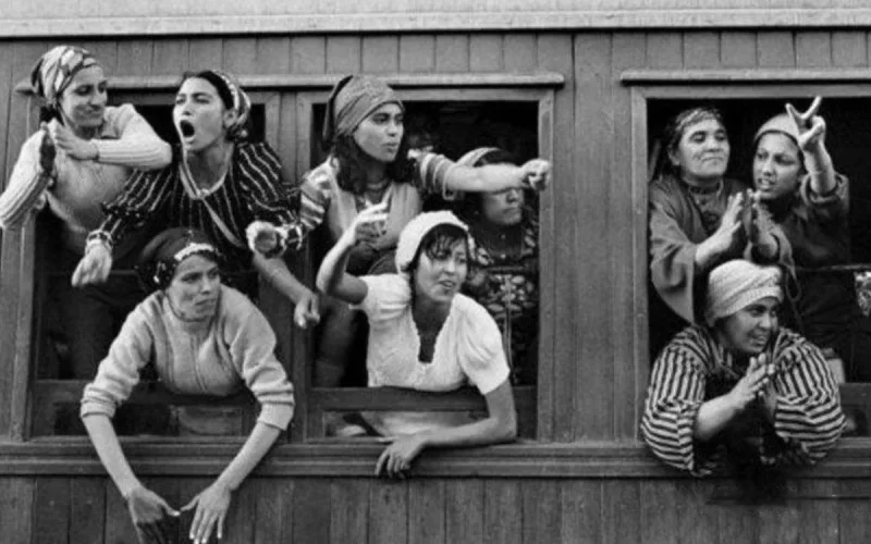 Expulsés d'Algérie en 1975 : des Marocains réclament justice pour un "crime contre l'humanité"