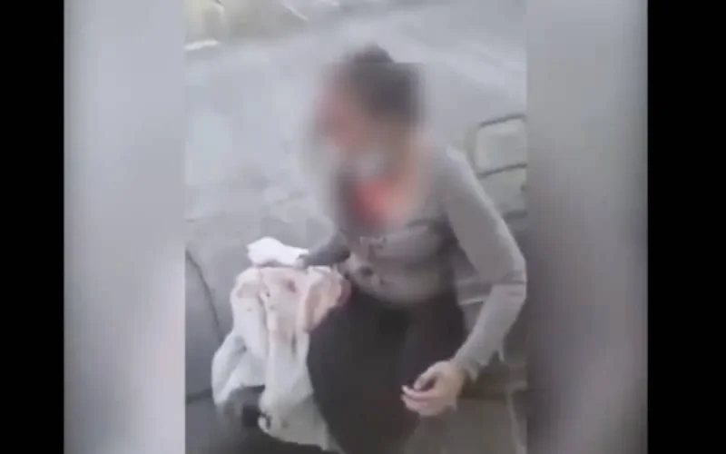Belgique : une femme « raciste » se fait jeter d'un bus par des Marocains