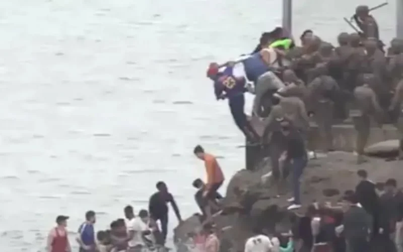 Des Marocains jetés à la mer par des militaires espagnols (vidéo)