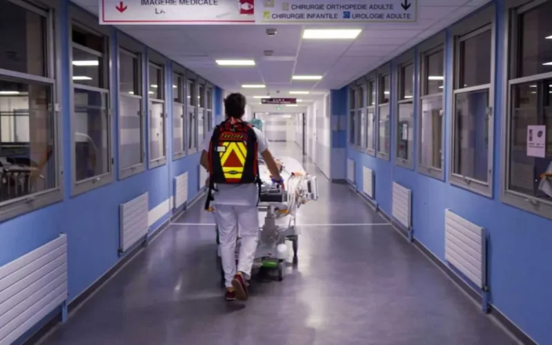 « C'est un bordel » : Emmanuel Macron s'emporte contre le système qui pénalise les médecins marocains