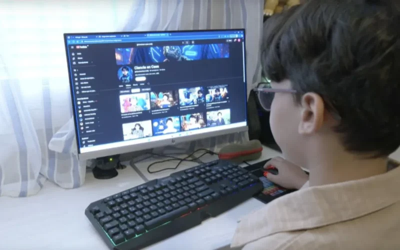 À 11 ans, Mehdi est déjà un expert en science sur YouTube