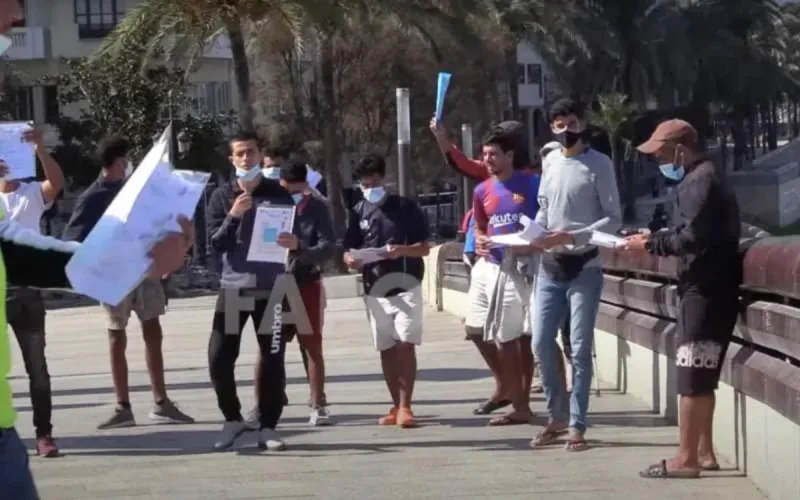Des migrants marocains manifestent à Sebta (vidéo)