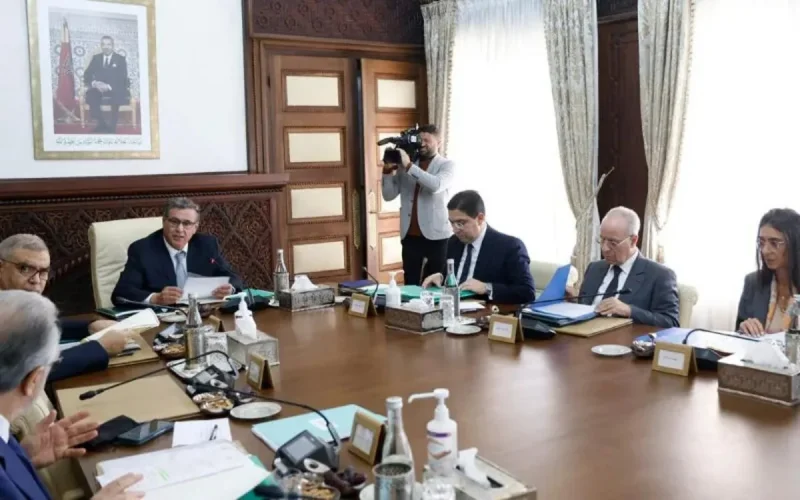 Les ministres marocains offrent un mois de salaire aux victimes du séisme