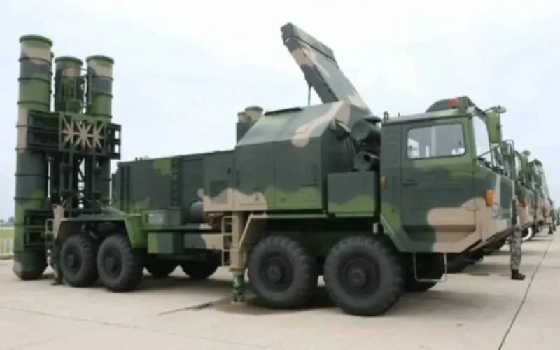 Le Maroc renforce son armée en missiles aériens