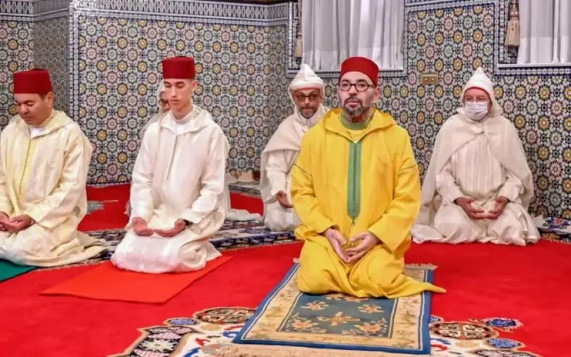 Première apparition publique du roi Mohammed VI guéri du Covid-19