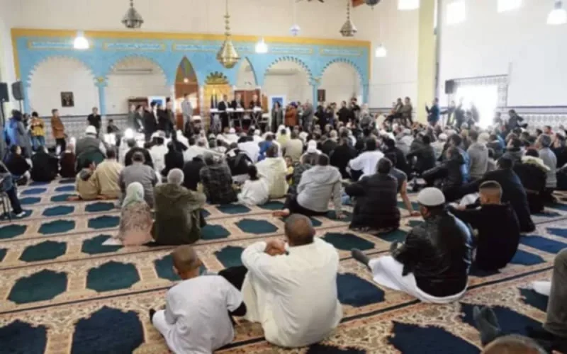 Ramadan : la mosquée d'Averroès de Montpellier débordée par les fidèles