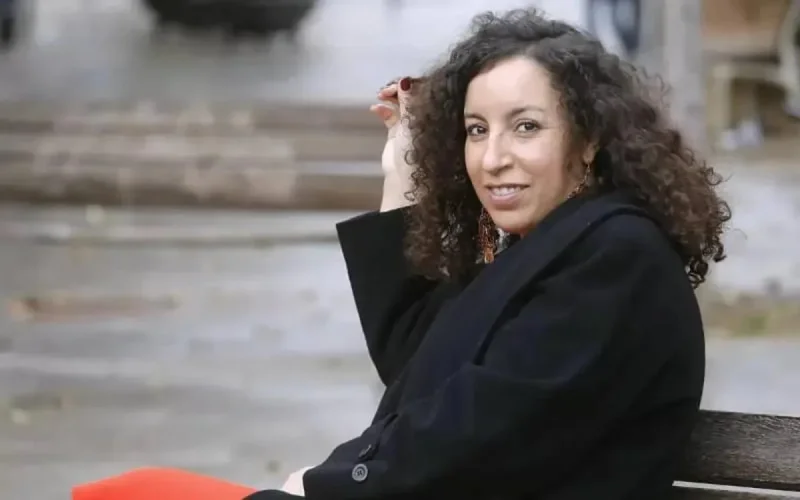 Le voile est une « prison mobile », selon Najat el Hachmi