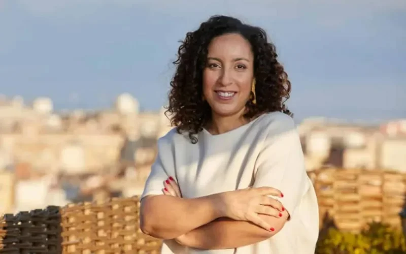 Najat El Hachmi : « le voile est discriminant »