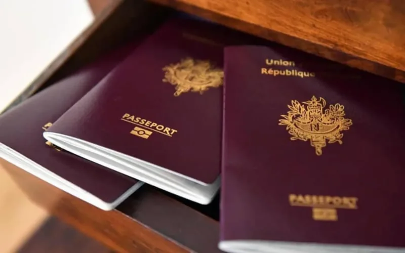 Covid-19 : des Marocains parmi les 12 000 travailleurs naturalisés en France