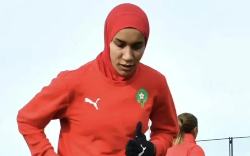 Qui est Nouhaila Benzina, la première joueuse hijabi de la Coupe du monde féminine ?