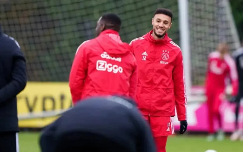 Noussair Mazraoui ne veut pas signer à Arsenal