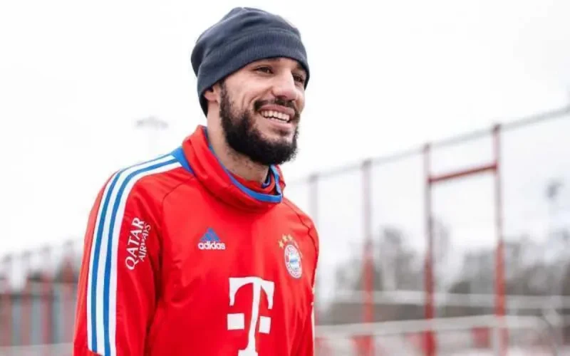 Bayern Munich : de retour, Mazraoui ovationné par les supporters