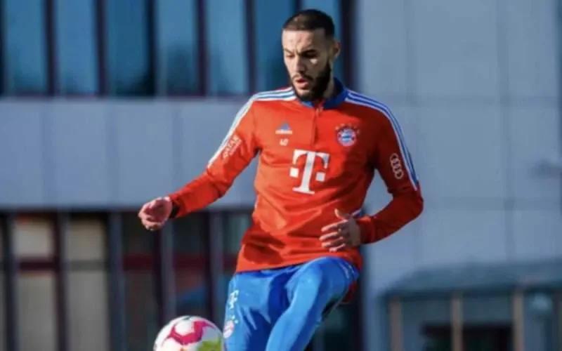 Noussair Mazraoui de retour à l'entraînement au Bayern Munich