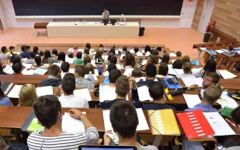 Difficile pour les étudiants marocains d'obtenir le pass vaccinal en France