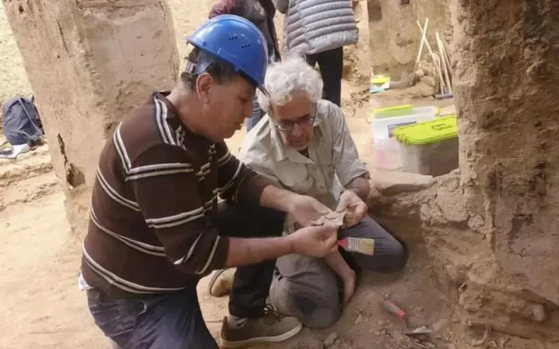 Archéologie : une partie d'un manuscrit juif découvert à Akka