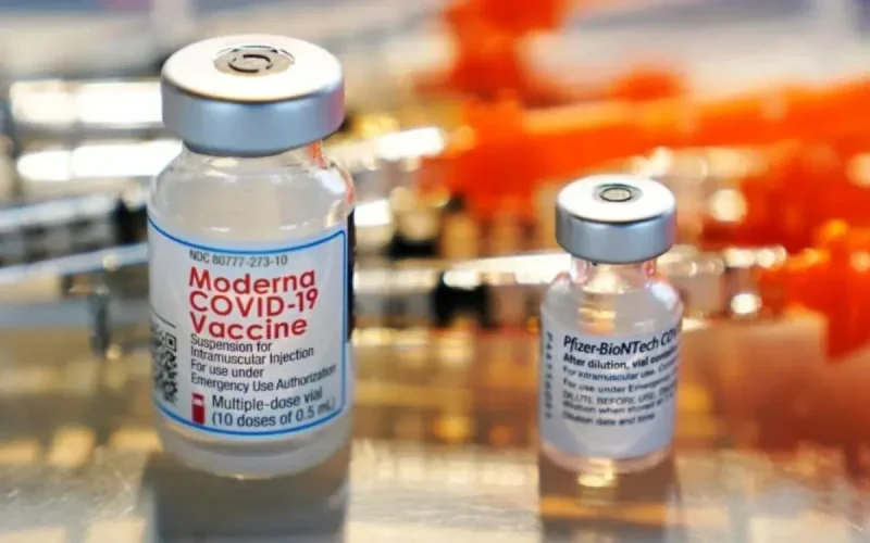 Covid-19 : les vaccins Pfizer et Moderna moins efficaces contre le variant Delta