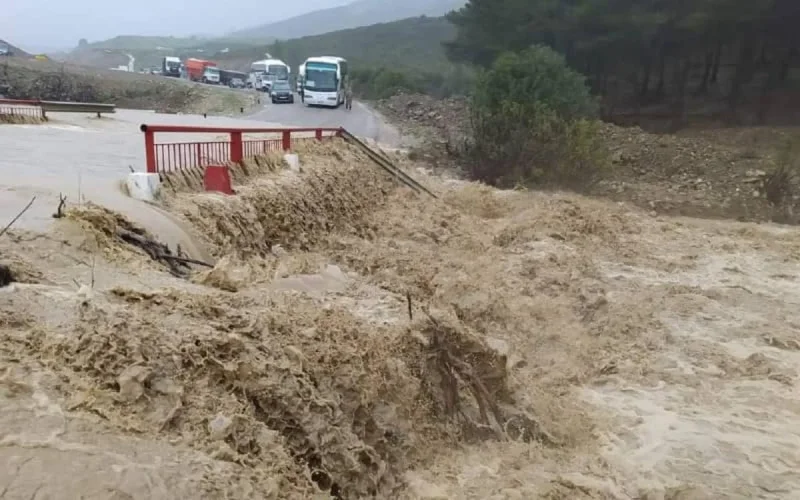 Maroc : plusieurs villes sous l'eau (vidéo)