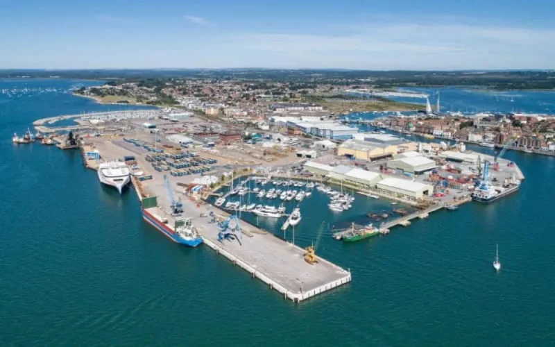 La première expédition sur la ligne maritime Tanger/Poole se précise