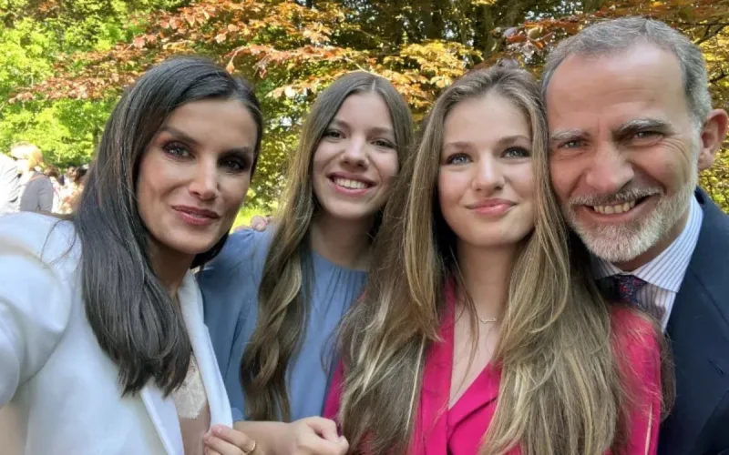 La princesse Leonor d'Espagne enflamme à nouveau la toile avec son collier en arabe