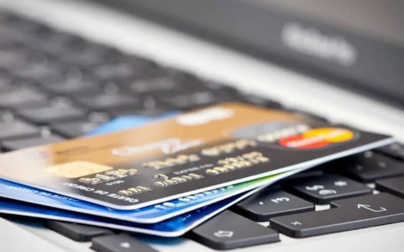 Les Marocains délaissent le cash