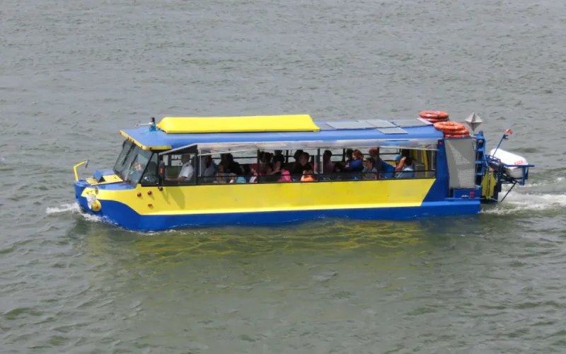 Rabat : coup d'arrêt pour le projet inédit de bus amphibies sur le Bouregreg