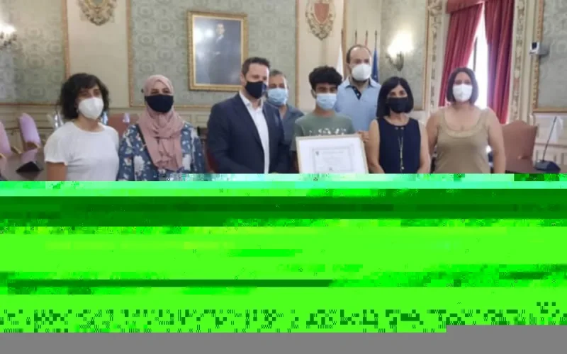 Redouane, 15 ans, risque sa vie pour sauver un homme tombé à l'eau en Espagne