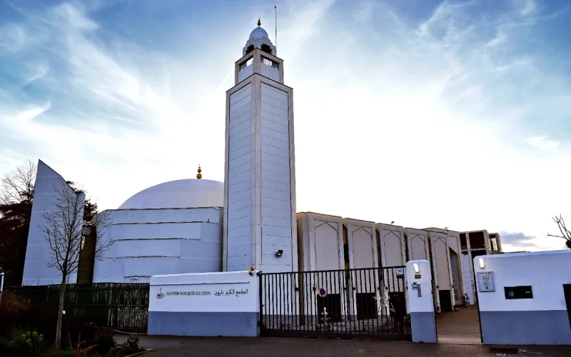 Ramadan 2026 en France : les musulmans divisés entre deux dates