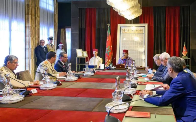 Comment le roi Mohammed VI a orchestré la réponse au séisme depuis Paris