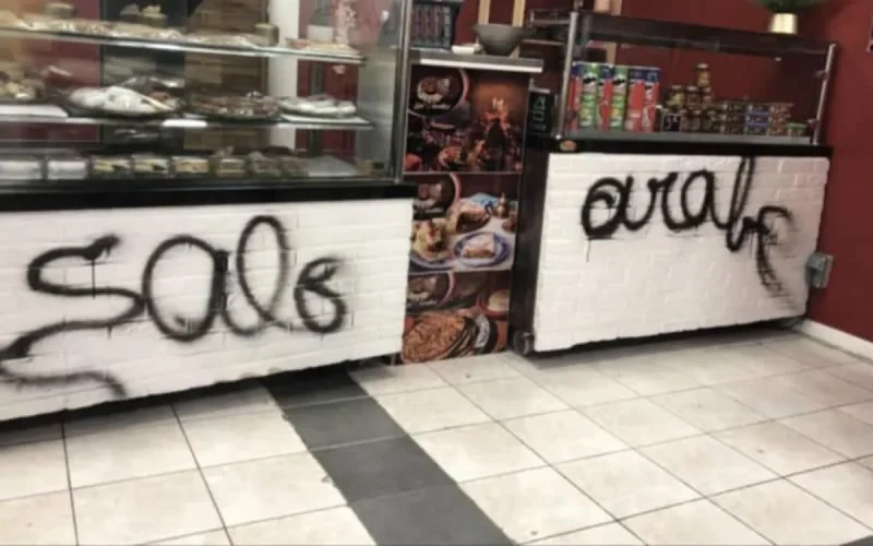 Saint-Quentin : cambriolage d'un restaurant et tags racistes sur des murs, une MRE dévastée 