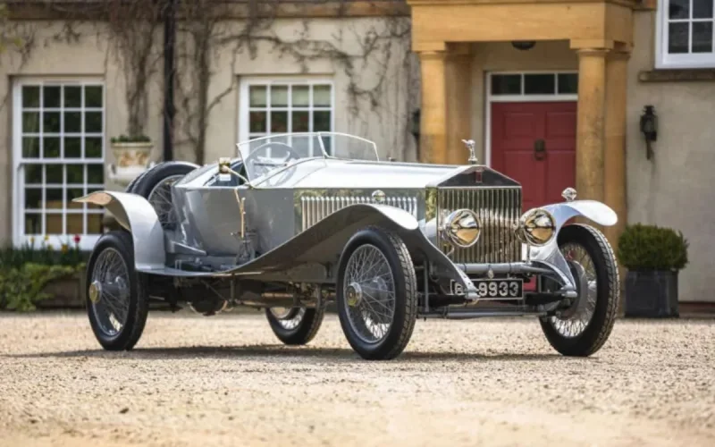 Une Rolls-Royce du roi Mohammed V vendue aux enchères (photos)
