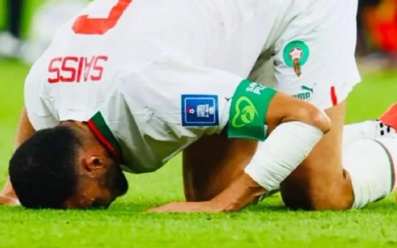 Le premier but du Maroc face à la Belgique attribué à Romain Saiss