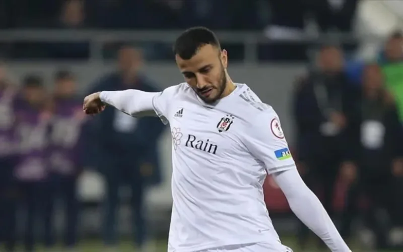 Romain Saïss vise un retour au Maroc
