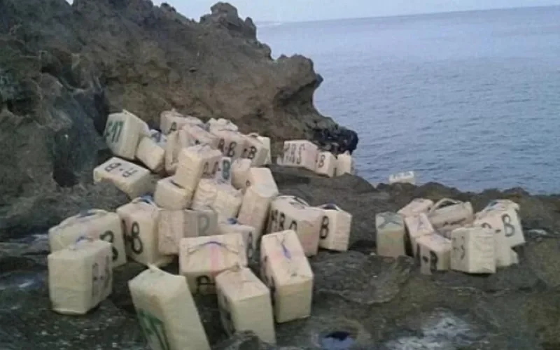 Près de Rabat, la mer rejette des sacs de haschich